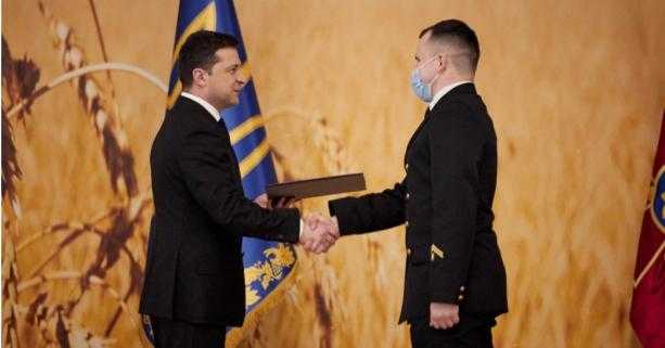 Щороку в День пам'яті Героїв Крут найкращих курсантів відзначатимуть грошовою премією від Президента України – Володимир Зеленський