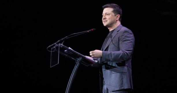 Вакциновані українці віком від 60 років зможуть отримати безоплатний смартфон і пільговий інтернет – Володимир Зеленський