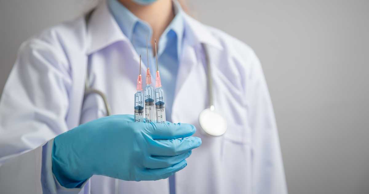 Вакцинація проти COVID-19 бустерною дозою у Червоноградського району