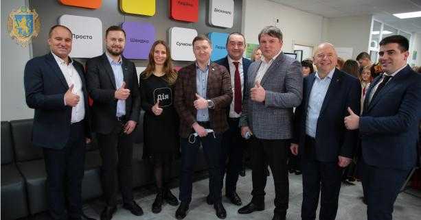 Понад 250 послуг можна отримати в сучасному Дія Центрі Новояворівська