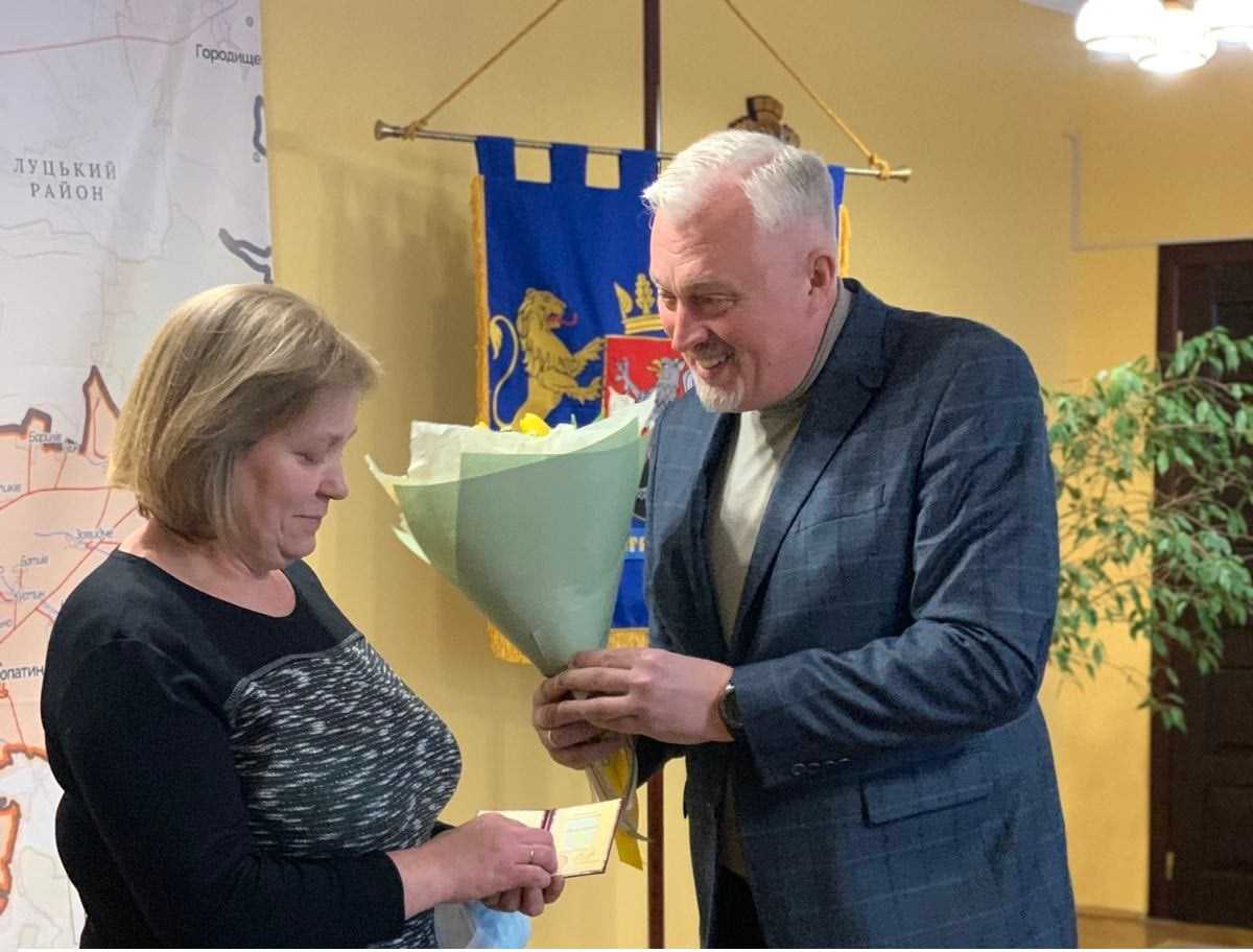 Сьогодні голова Червоноградської райдержадміністрації Андрій Дяченко, вітав жінок, яких відзначено почесним званням «Мати-героїня»