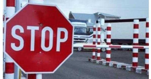 Україна та Польща домовились про бездозвільний проїзд вантажівок з паливом