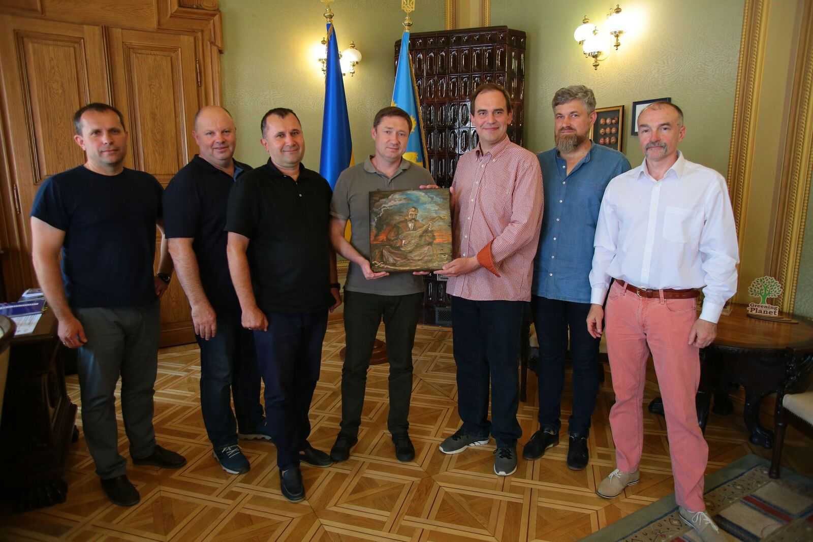 «Підтримай Україну!»: українські художники через творчість донесли до міжнародної спільноти трагічні події повномасштабної війни