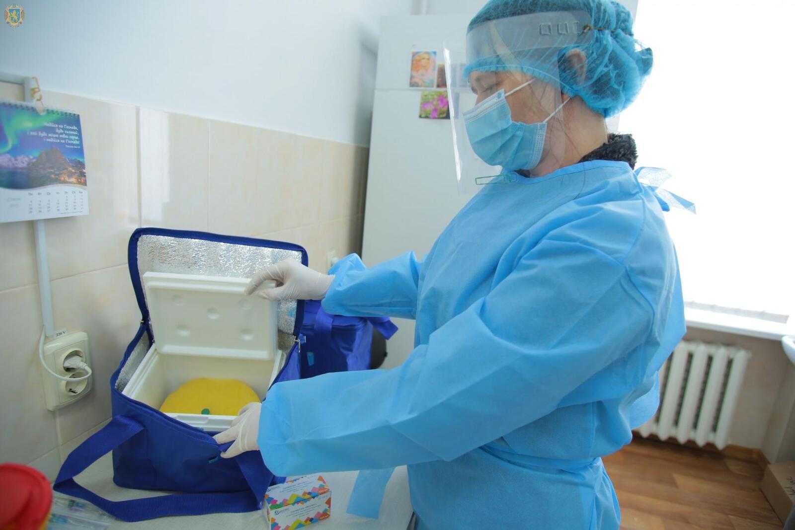 На Львівщині медикам провели тренінг щодо послідовності дій у випадку виявлення холери: яка ситуація в області