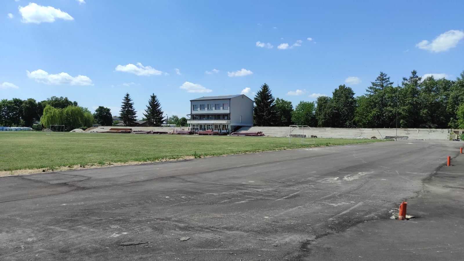 На міському стадіоні «Сокіл» відновляться будівельні роботи