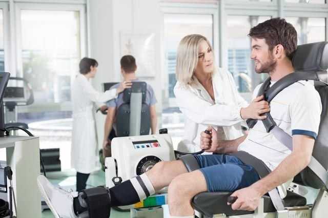 Українці можуть пройти курс реабілітаційного або санаторного лікування коштами Фонду соцстраху