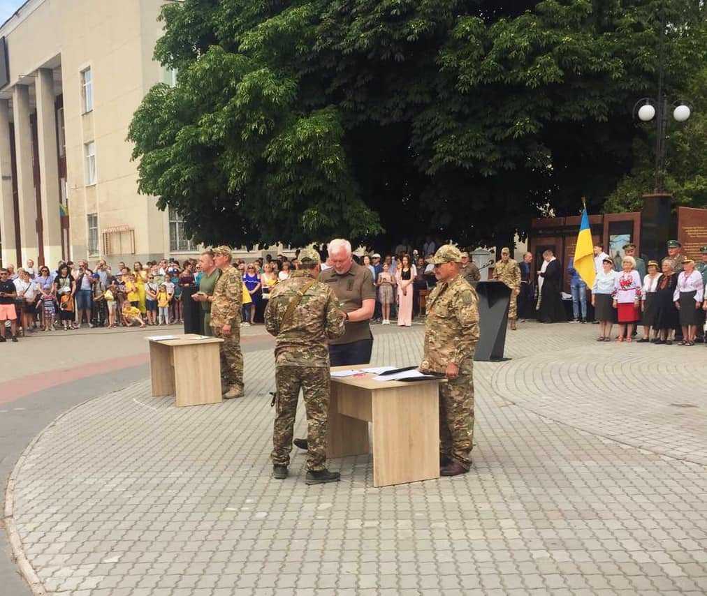 Ще понад 100 бійців серед яких і жінки, урочисто склали присягу на вірність Україні та її народу