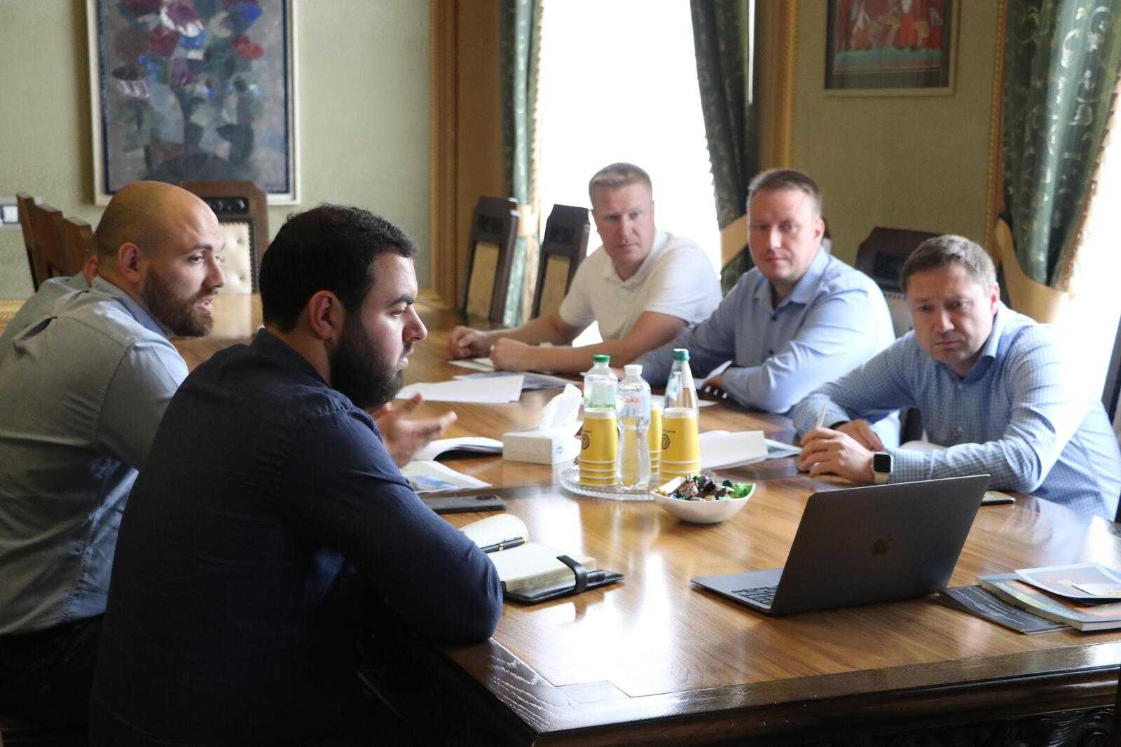 У Львівській ОВА обговорили нові проєкти житла для переселенців