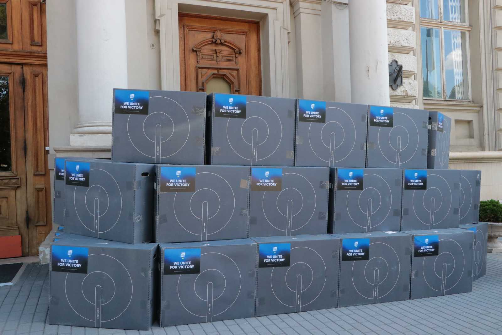 Львівський ІТ Кластер передав Львівській ОВА ще 40 систем Starlink