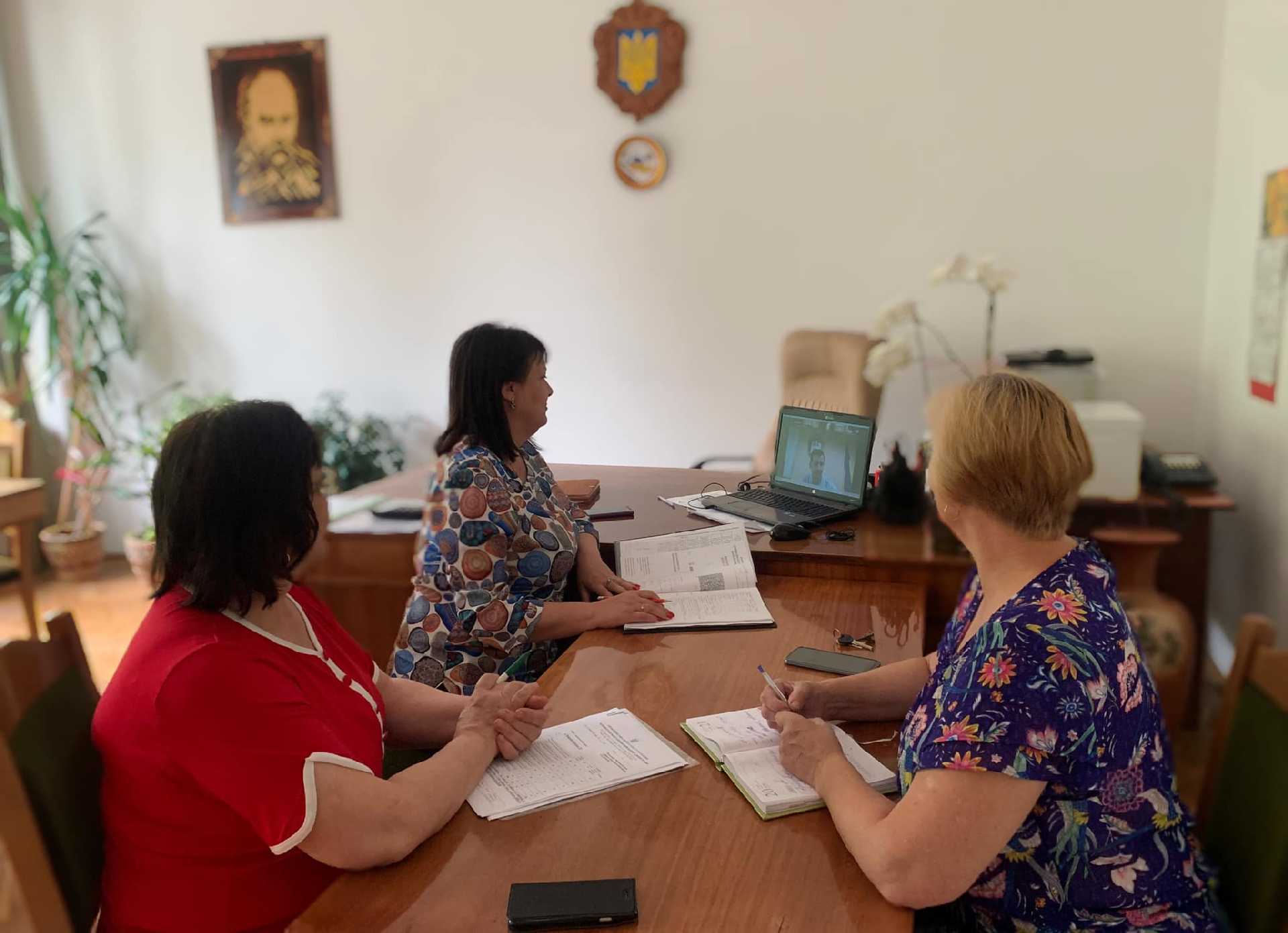 Відбулась zoom- нарада з питань забезпечення тимчасовим житлом внутрішньо переміщених осіб та організації освітнього процесу