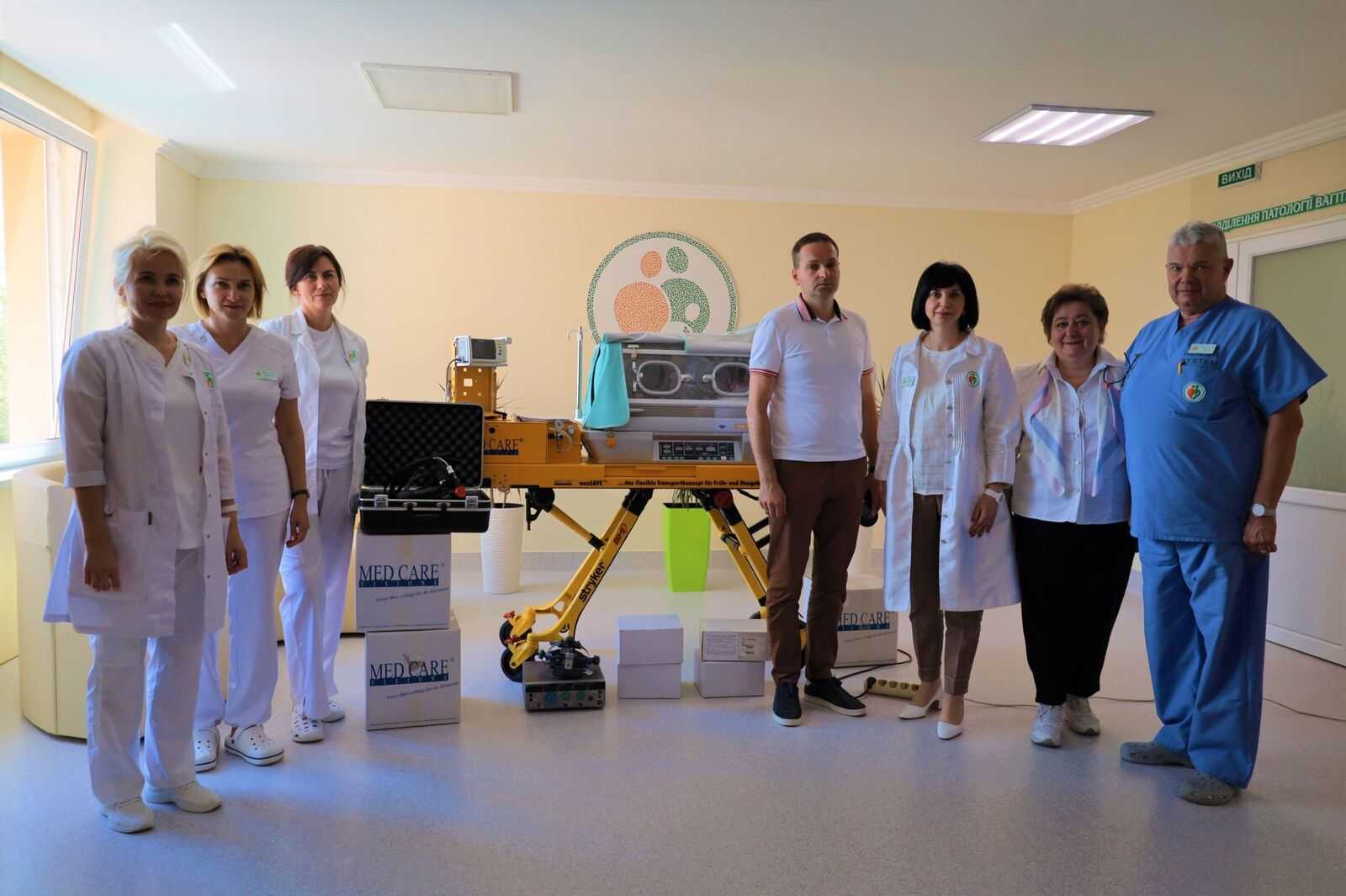 Львівський обласний перинатальний центр отримав перший інкубатор для виїзного транспортування немовлят