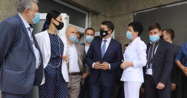 Голова Верховної Ради подякував медикам Львівської лікарні швидкої допомоги за їх роботу під час пандемії