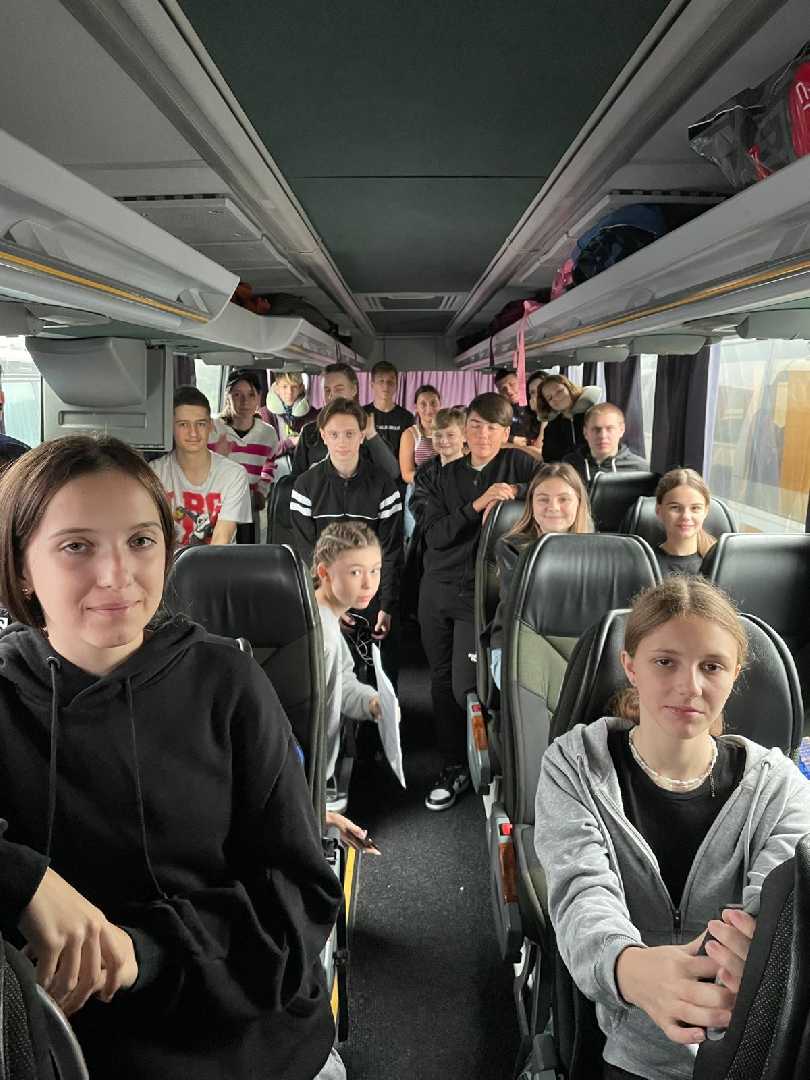 За підтримки партнерів діти воїнів та переселенців проведуть канікули у Франції