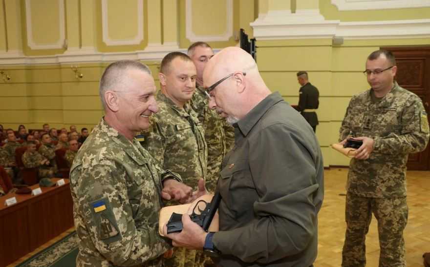 У Львові Міністр оборони України Олексій Рєзніков вручив нагороди захисникам України