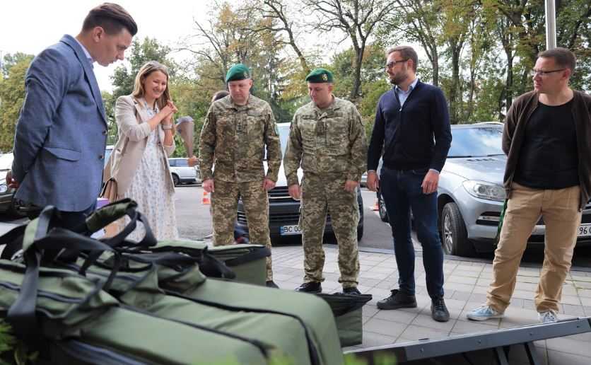 Сонячні системи, планшети, блоки живлення: прикордонники Західного регіонального управління отримали засоби для підтримання зв’язку Пресслужба ОДА