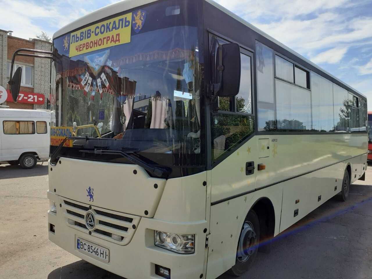 Обслуговування автобусних маршрутів Львівщини за дозвільними документами: що потрібно знати перевізникам та пасажирам громадського транспорту