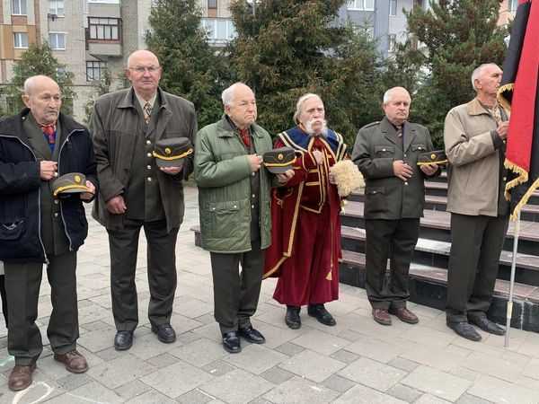 З нагоди Дня захисників та захисниць України на Червоноградщині вшанували пам’ять полеглих воїнів