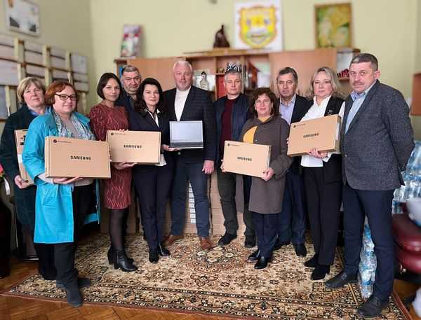  Освітяни Червоноградщини отримали нове комп’ютерне обладнання 