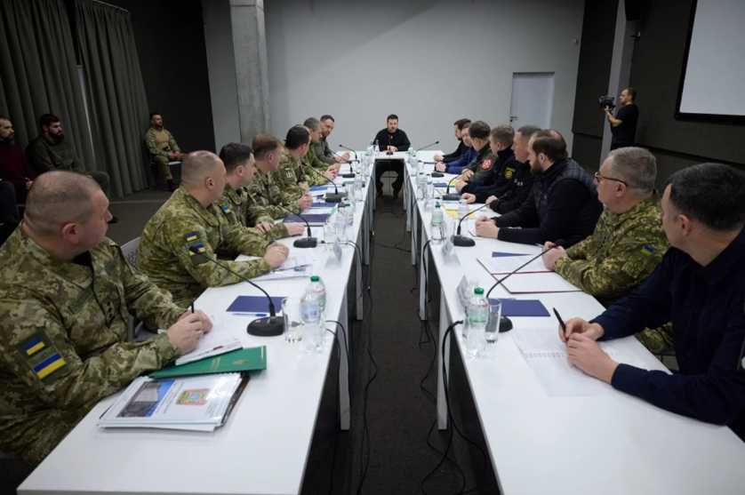 Президент провів нараду щодо безпекової ситуації у північно-західних областях України