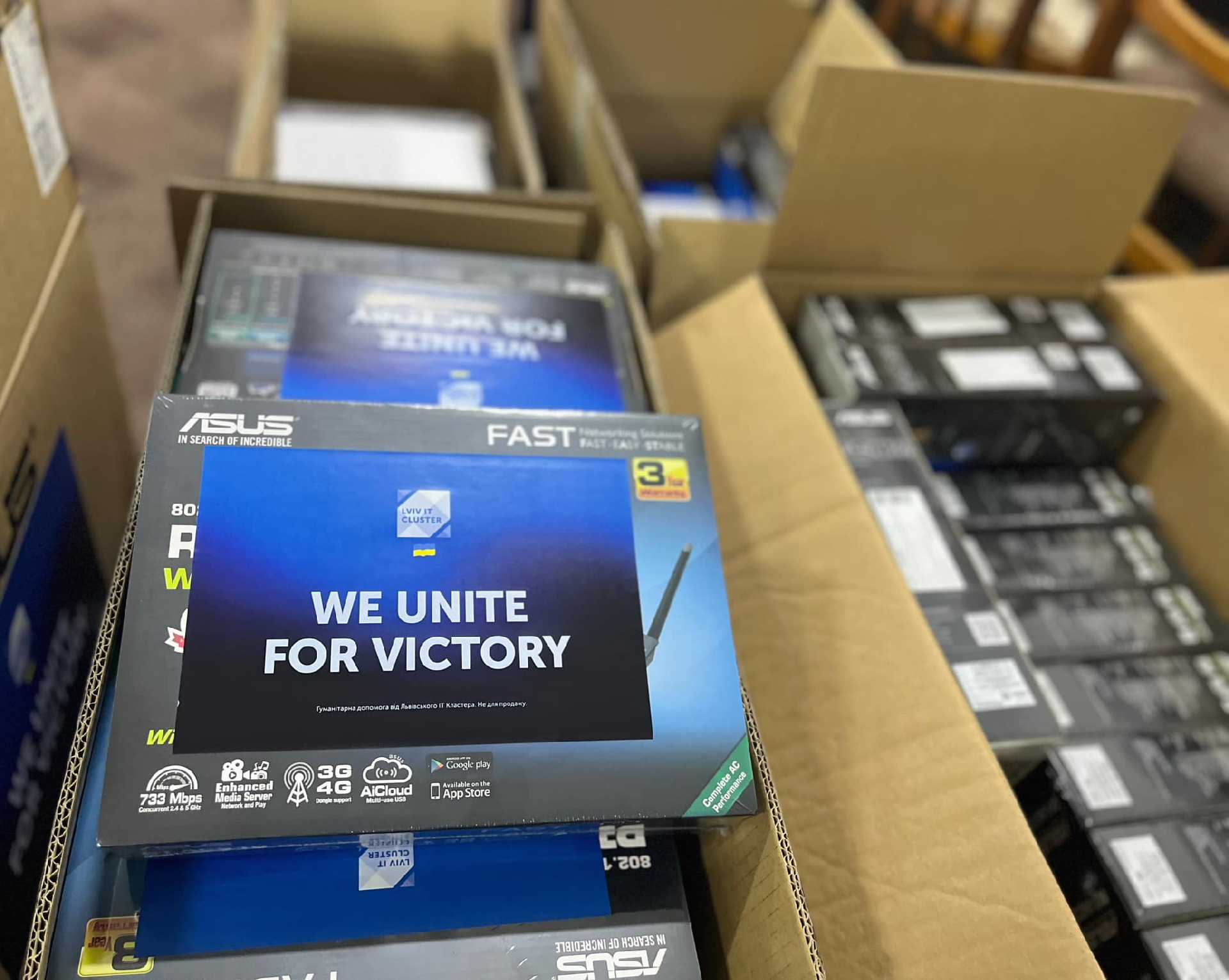 Червоноградщина отримала роутери для навчальних закладів та Пунктів Незламності