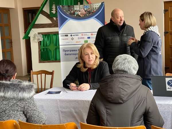 У Радехові провели реєстрацію вимушених біженців на отримання грошової допомоги від французької гуманітарної організації АКТЕД.