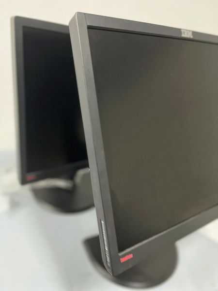 У громади Червоноградщини передали 8 стаціонарних комп’ютерів