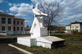 На Червоноградщині планують демонтувати монумент «Братська могила радянських воїнів»