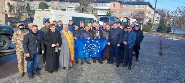 З Червоноградщини на фронт попрямувало чотири автівки