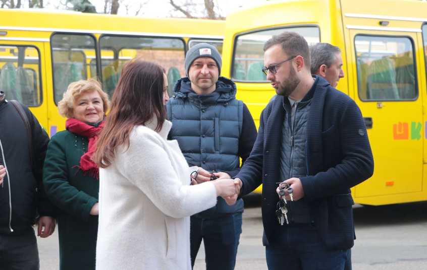 Сокальщина та Добротвірщина отримали чергові шкільні автобуси