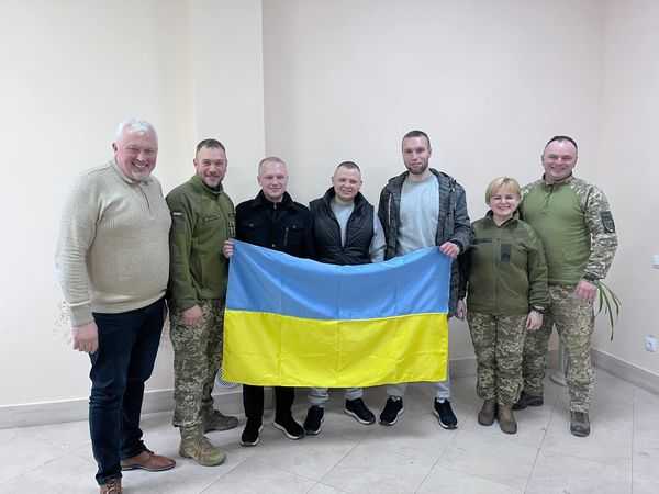 Андрій Дяченко зустрівся з Захисниками та Захисницею, котрі перебували у російському полоні.