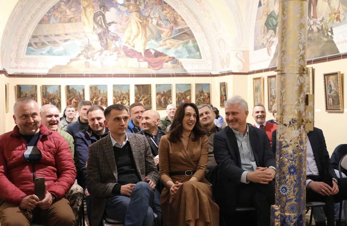 Аукціон мистецьких військових об’єктів допоміг зібрати понад 100 тисяч гривень на тепловізори для ЗСУ