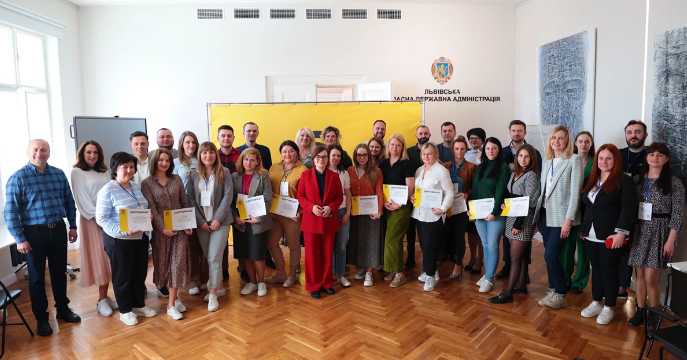 «Людською мовою»: у Львівській ОВА провели курс для посадовців, які хочуть покращити якість своїх виступів у ЗМІ