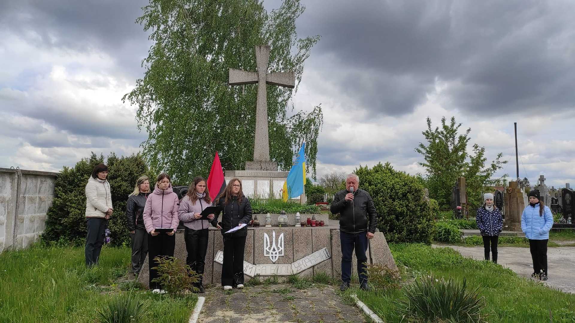  У Великомостівській громаді відзначили День пам’яті та примирення