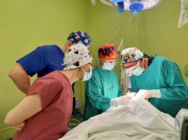 В «Охматдиті» кілька днів оперуватиме відомий пластичний хірург із Німеччини Клаус Екснер