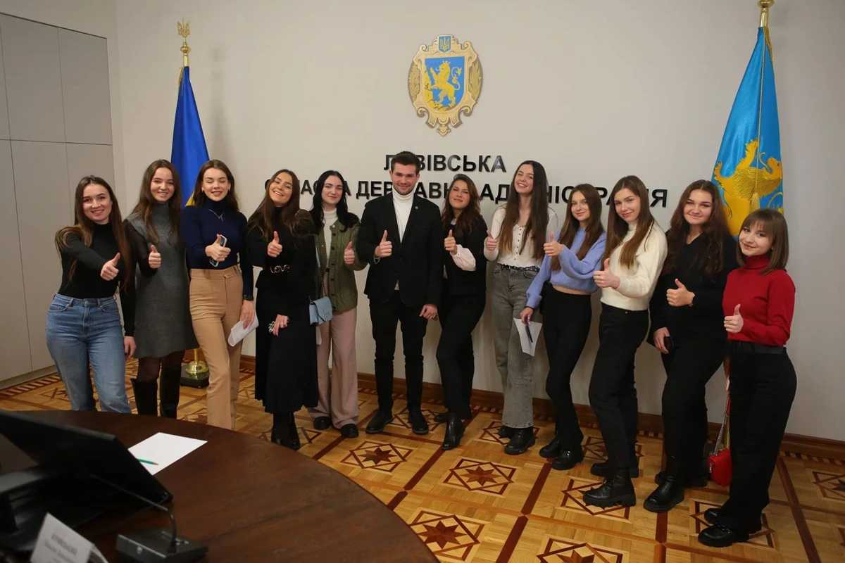 «Академія перших можливостей»: три департаменти Львівської ОВА шукають стажерів