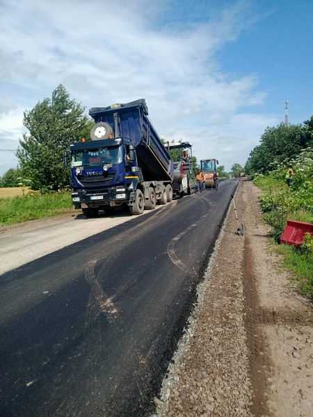 На Червоноградщині продовжується ремонт доріг