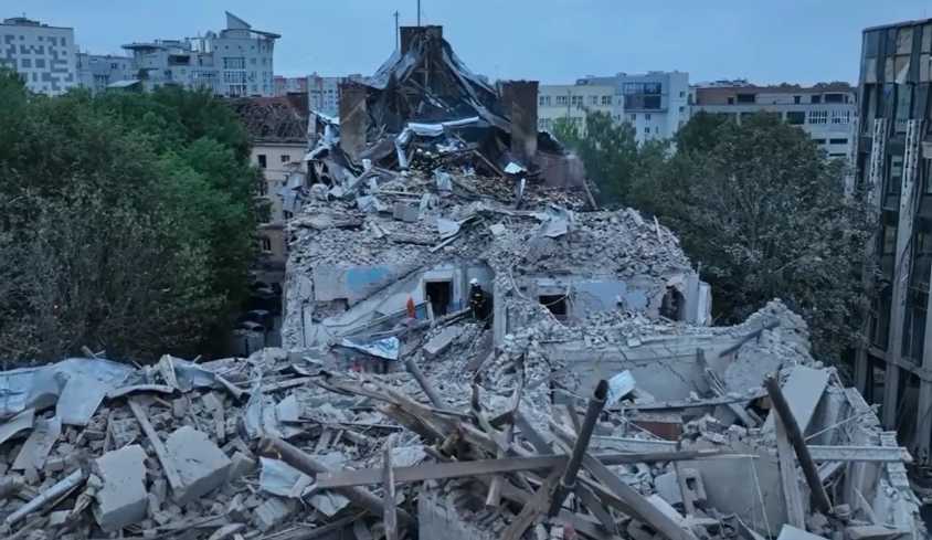 Уночі ворожа російська ракета влучила у багатоквартирний будинок у Львові