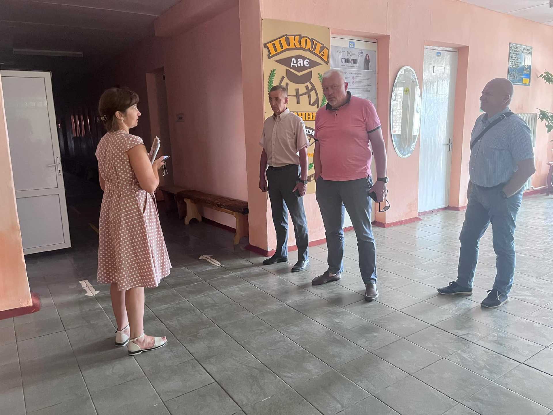 Начальник військової адміністрації спільно з профільними заступниками з робочим візитом відвідали Великомостівську та Добротвірську громади