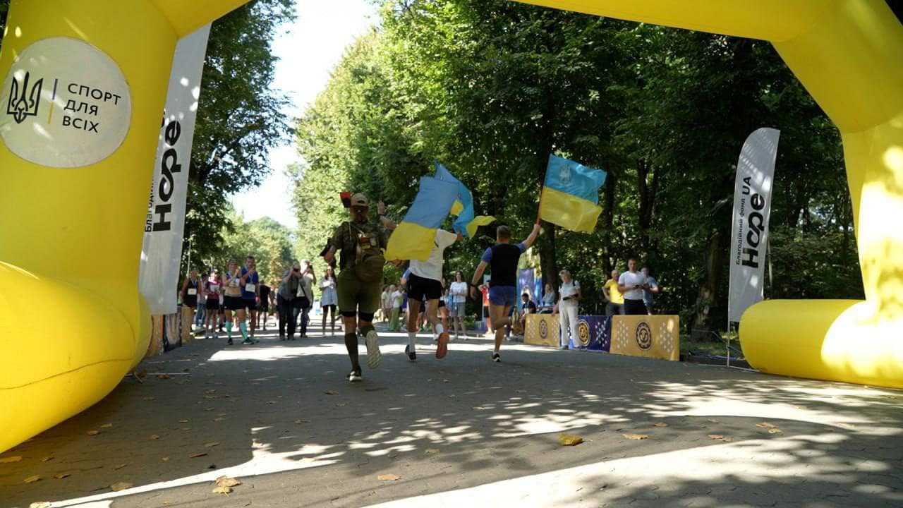 У Львові вшосте відбувся патріотичний забіг «Шаную Воїнів, біжу за Героїв України»