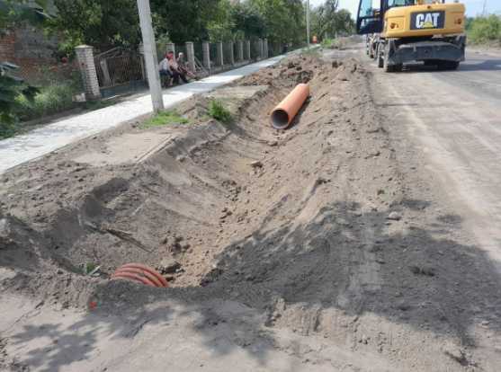 У Великих Мостах триває капітальний ремонт дороги по вул. Б. Хмельницького