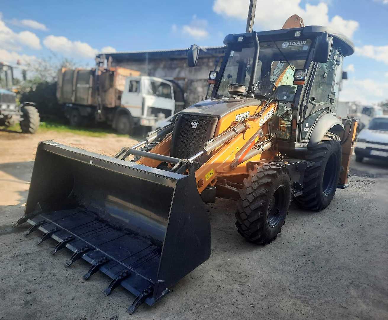 У рамках партнерства з Проєктом USAID «Говерла» Добротвірська громада отримала новий екскаватор