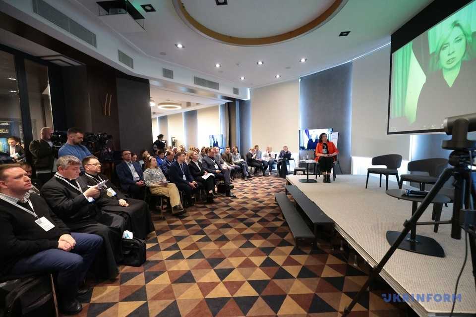 Як розвинути соціальні послуги для людей старшого віку та з інвалідністю у громадах Львівщини: триває реєстрація на Форум