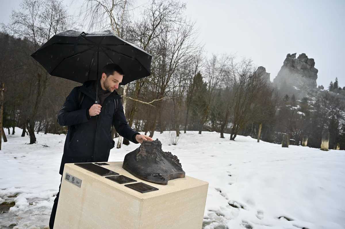 У заповіднику «Тустань» на Львівщині облаштували нові споруди для незрячих людей 