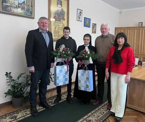 Вчора на Радехівщині двоє дітей-сиріт отримали ключі від власного житла