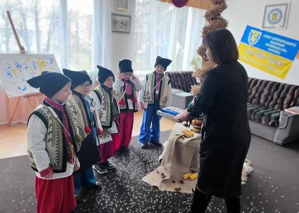 До адміністрації завітали маленькі посівальники з Завишня