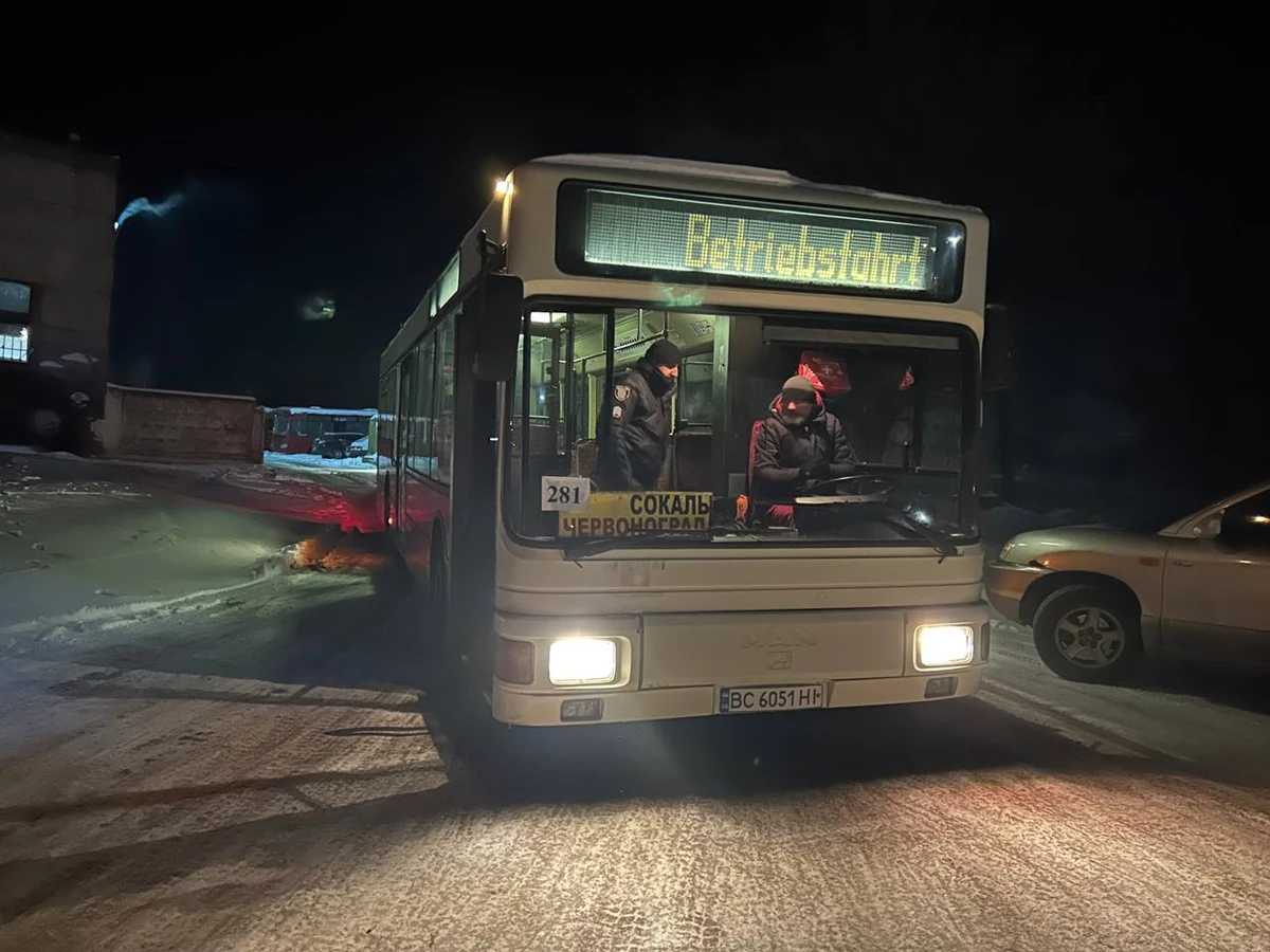 На Львівщині перевірили роботу перевізника, який обслуговує автобусні маршрути Львівського та Червоноградського району