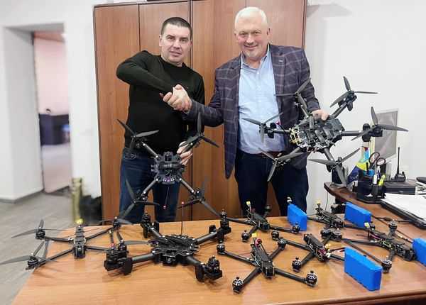 Колектив Червоноградської РВА придбав 10 дронів для ЗСУ