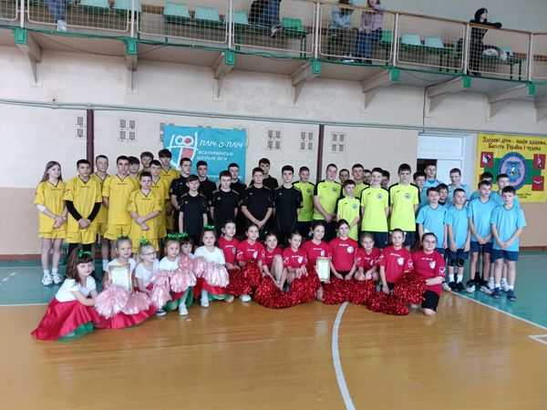 «Пліч-о-пліч» всеукраїнські шкільні ліги: на Червоноградщині тривають фінальні змагання з черліденгу та баскетболу серед учнів