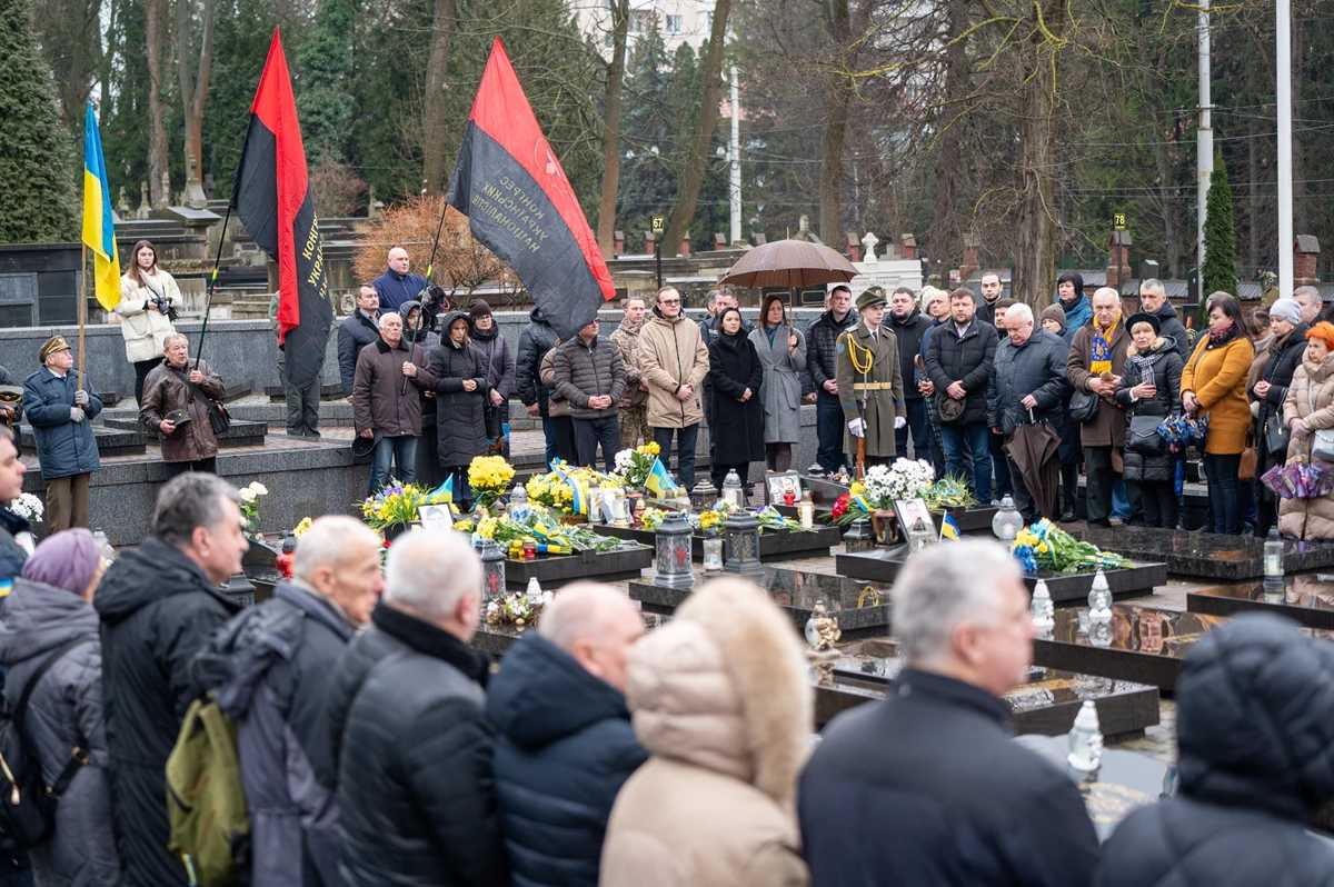 На Личаківському кладовищі вшанували пам'ять Героїв Небесної Сотні