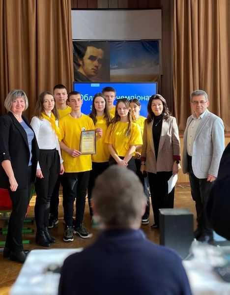 Сьогодні на базі Червоноградської гімназії Nº8 відбувся I (районний) етап обласного чемпіонату з брейн-рингу, присвячений Дню Героям України